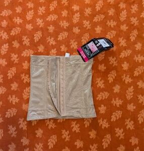 NWT Maiden Form Hook Latch Waist Trainer